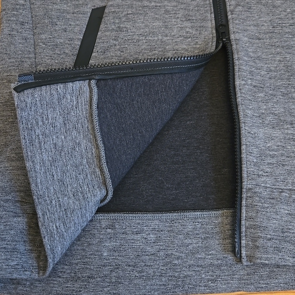 LARGE Gray/Black Oakley Zip Up Hoodie - Picture 15 of 15